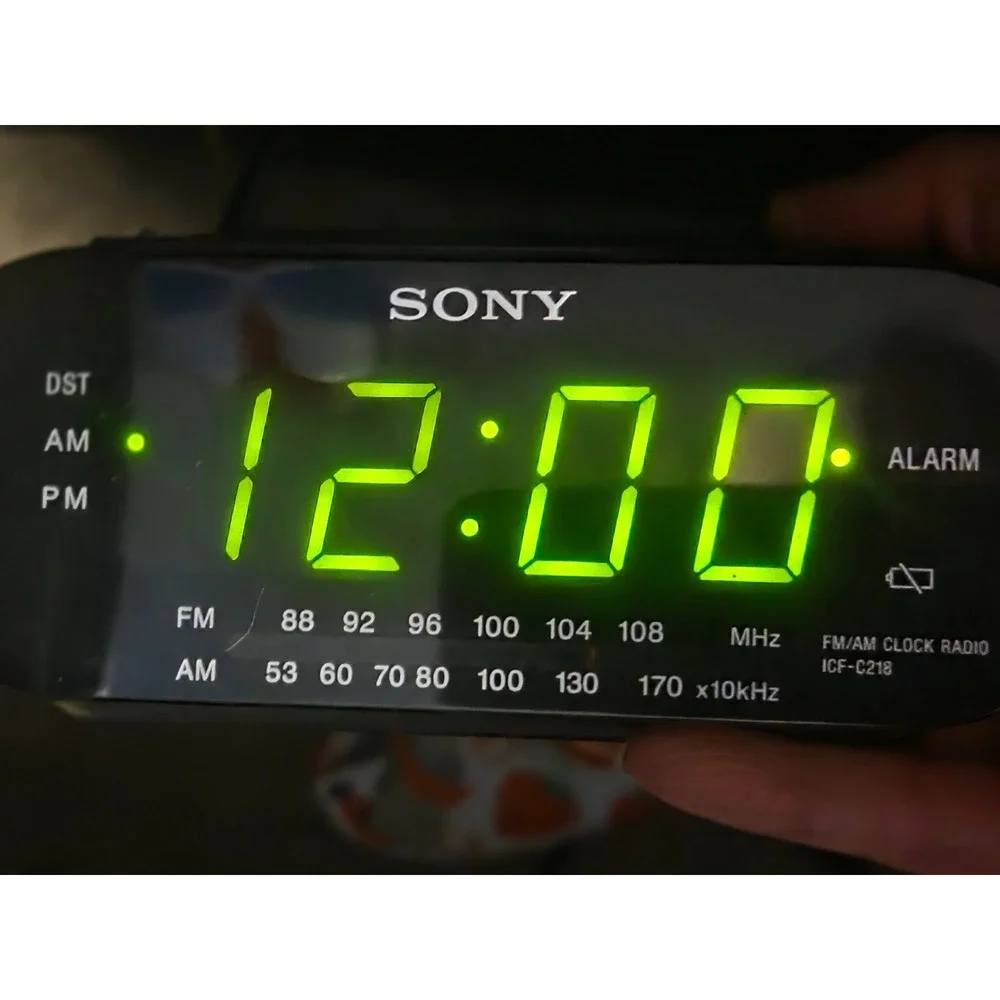 Vintage Sony Dream Machine FM/AM Alarm Clock Radio Model ICF-C218 Tested & Works